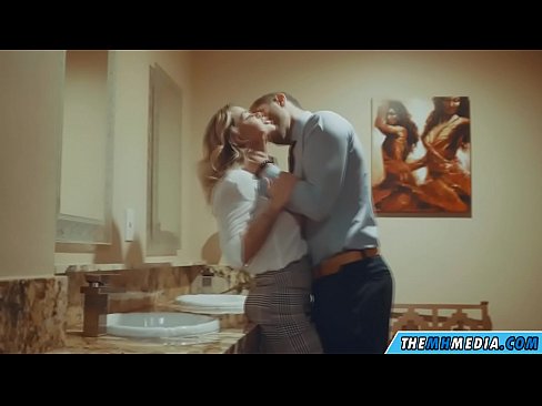 ❤️ Xa i-blonde ene-busty ikuhenda kwindlu yangasese yoluntu ❤️ kwi-xh.cbddeluxe.top ️❤